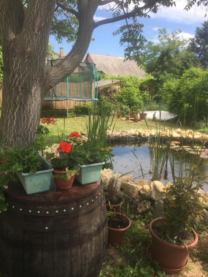 Lelle-Kert Apartman 01 Balatonlelle Esterno foto
